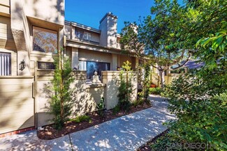 3233 Caminito Eastbluff Unit 19, La Jolla, CA 92037