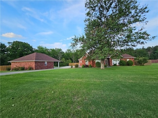 212 Walleye Dr, Russellville, AR 72802