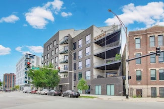 613 N Ogden Ave Unit 2E, Chicago, IL 60642