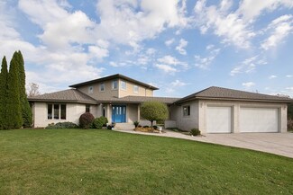12380 W Pine Ct, Beach Park, IL 60099