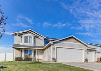 504 Mount Adams St, Moxee, WA 98936