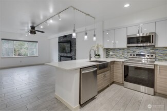 19500 Ballinger Way NE Unit 103, Shoreline, WA 98155