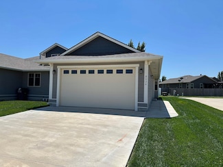 803 A Sundown Ct, Dodge City, KS 67801