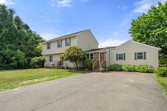 697 Main St, Dighton, MA 02715