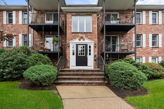 354 Neponset St Unit M, Canton, MA 02021