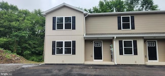 54 Petersburg Ln, Duncannon, PA 17020