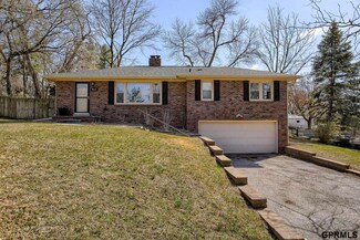 9213 Hickory St, Omaha, NE 68124