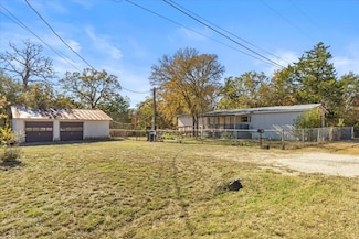 155 Deer Run, Smithville, TX 78957