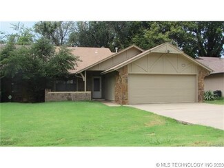 5526 S Quincy Ave, Tulsa, OK 74105