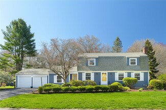 17 Broadview Dr, Barrington, RI 02806