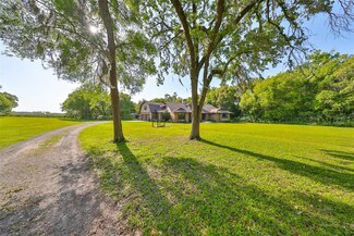 3621 Moores Lake Rd, Dover, FL 33527