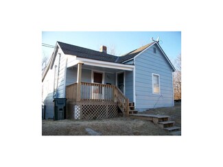 351 S 8th St, Lexington, MO 64067
