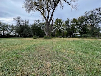 6634 Sherman St, Saint Joseph, MO 64504