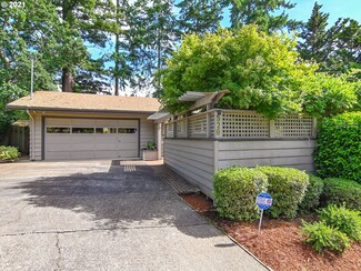 329 W 39th Ave, Eugene, OR 97405
