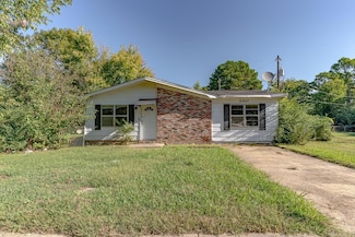 2410 Westacre Dr, Jonesboro, AR 72401