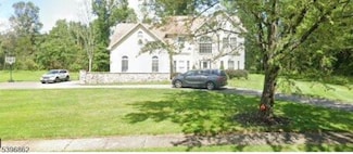 36 Fox Chase Ln, Belle Mead, NJ 08502