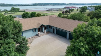 103 Spruce St, Oacoma, SD 57365