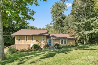 11 Creasman Place, Asheville, NC 28806
