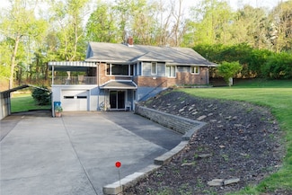 749 School St, Crescent, PA 15046