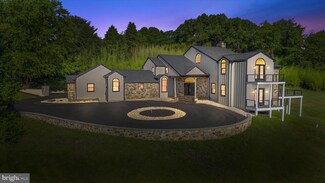 2 W Mozart Dr, Wilmington, DE 19807