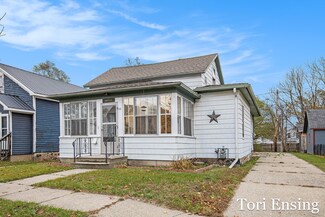 110 S Webster St, Greenville, MI 48838