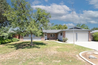 3614 W Pryor Ave, Visalia, CA 93277