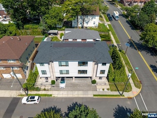 275B 14th St, Palisades Park, NJ 07650