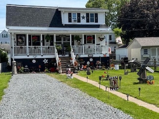 76 S Loveland Ave, Kingston, PA 18704