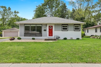 2207 Campbell St, Rolling Meadows, IL 60008