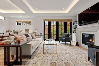 148 Weston Rd Unit 208, Wellesley, MA 02482