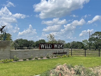102 Pintail Ln, Columbus, TX 78934