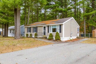 18 Delaware Rd, Nashua, NH 03062