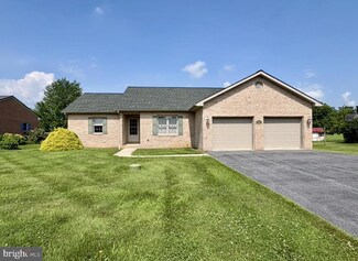 11049 Kay St, Greencastle, PA 17225