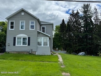 34 Haskell St, Hagaman, NY 12086