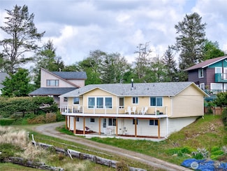1005 346th Place, Ocean Park, WA 98640