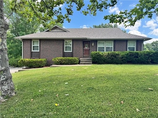 1421 Grandview Dr, Warrensburg, MO 64093