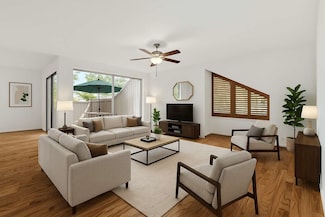 318 Litchfield Ln, Houston, TX 77024