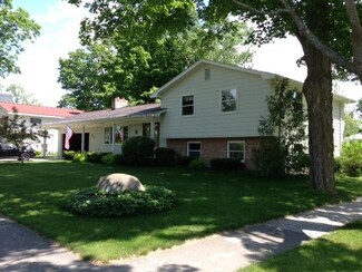 415 Traverse St, Elk Rapids, MI 49629