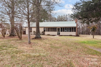 2845 Wood Gate Rd, Lincolnton, NC 28092