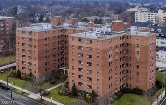 208 Anderson St, Hackensack, NJ 07601