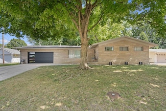 130 Westmoreland Dr W, Kokomo, IN 46901