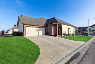 818 N Mccloud Cir, Andover, KS 67002