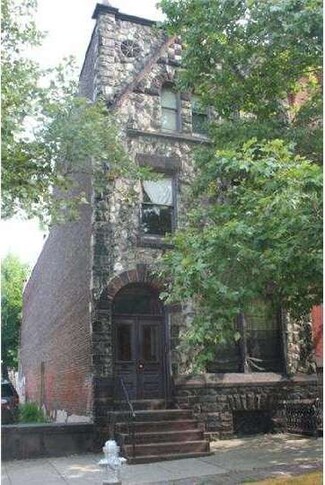 1025 Penn St, Reading, PA 19601
