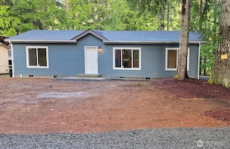 90 N Standstill Dr N, Hoodsport, WA 98548