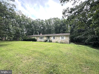 566 Muddy Run Rd, Mifflintown, PA 17059