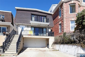 1021 Boulevard E, Weehawken, NJ 07086