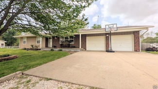 108 1st St, Americus, KS 66835