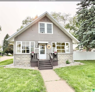2223 S Lemon St, Sioux City, IA 51106