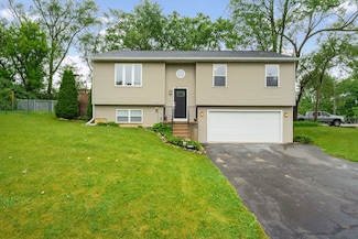 5117 Lear St, Wonder Lake, IL 60097