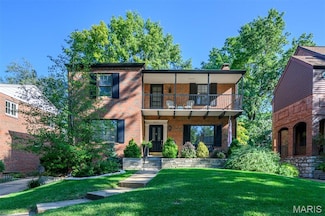 8041 Daytona Dr, Saint Louis, MO 63105